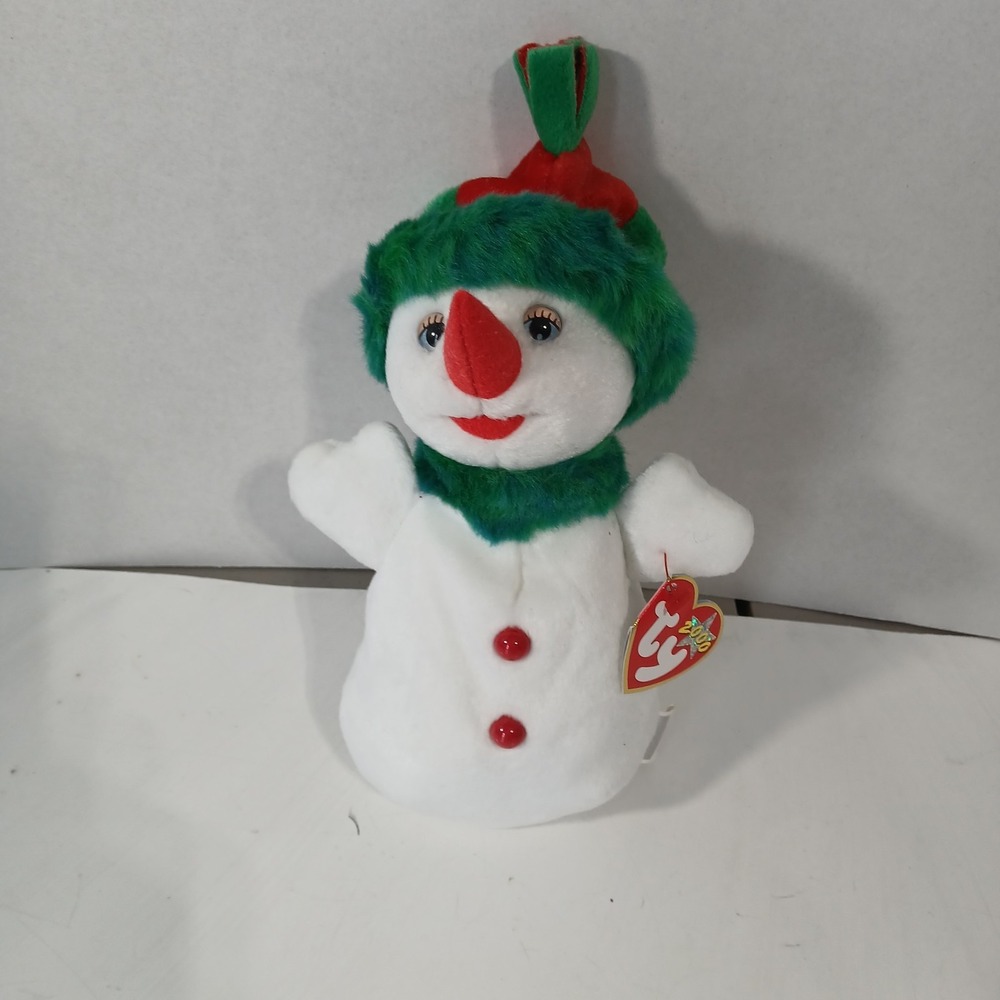 Ty Beanie Baby Snowgirl DOB November 30, 2000 Snowman green scarf carrot nose